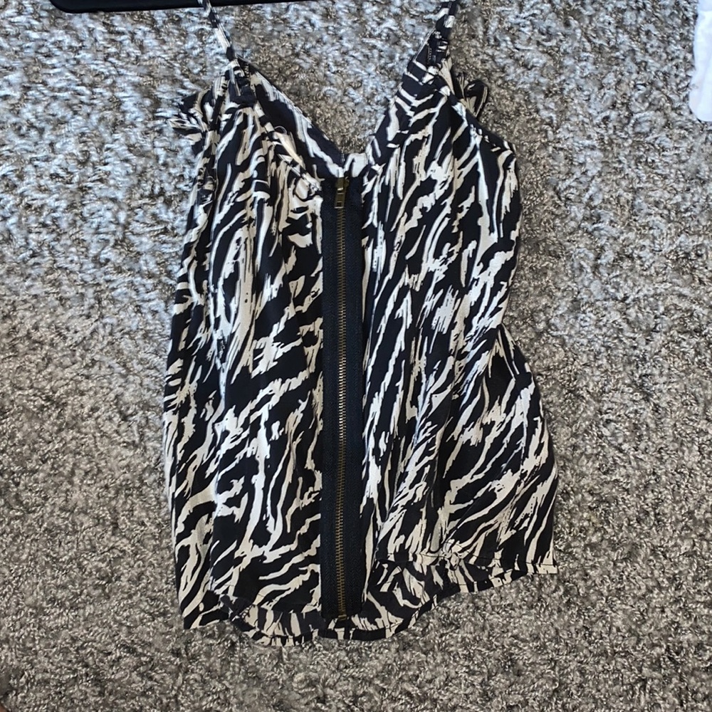 Top - Picture 2 of 3